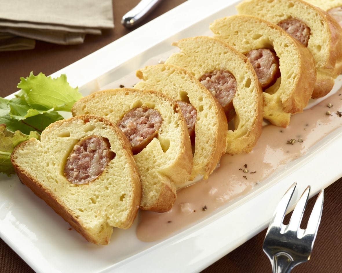 Saucisse fumée en brioche