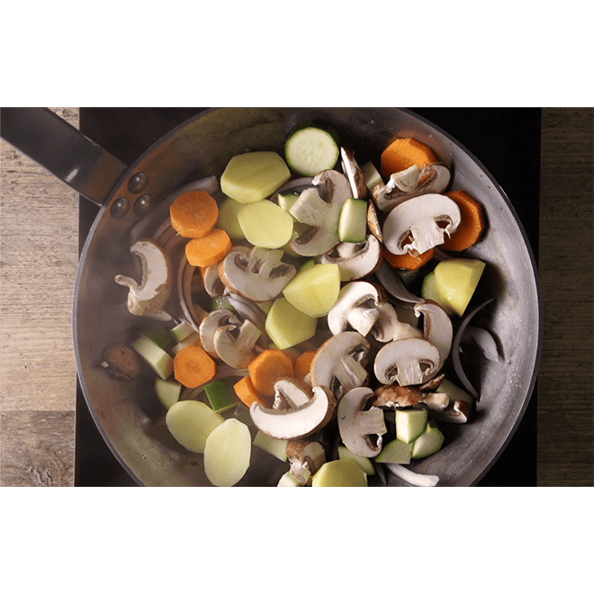 Poêlée de Légumes et Saucisses marinées