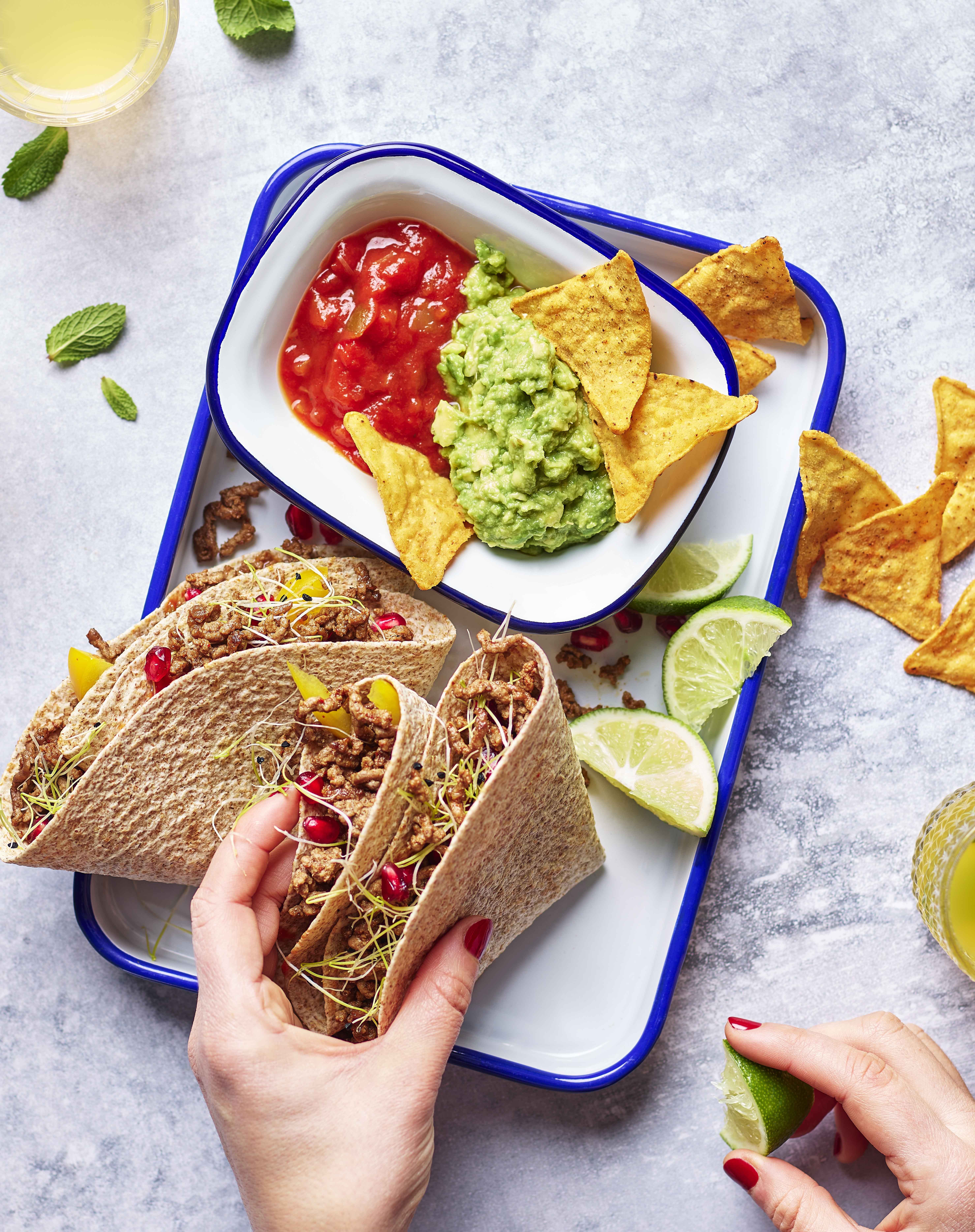 Tacos au bœuf, grenade & graines germées