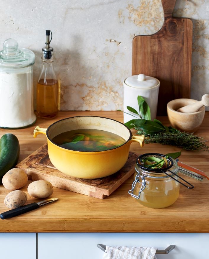 Bouillon d'épluchures de légumes