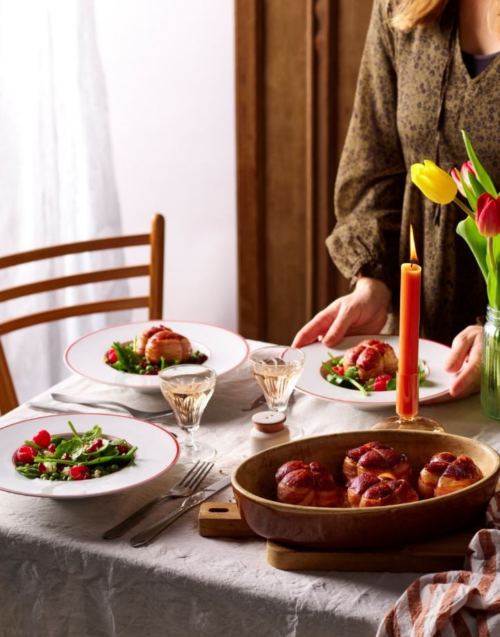 Paupiettes de porc au chorizo, salade framboises, feta et petits pois 