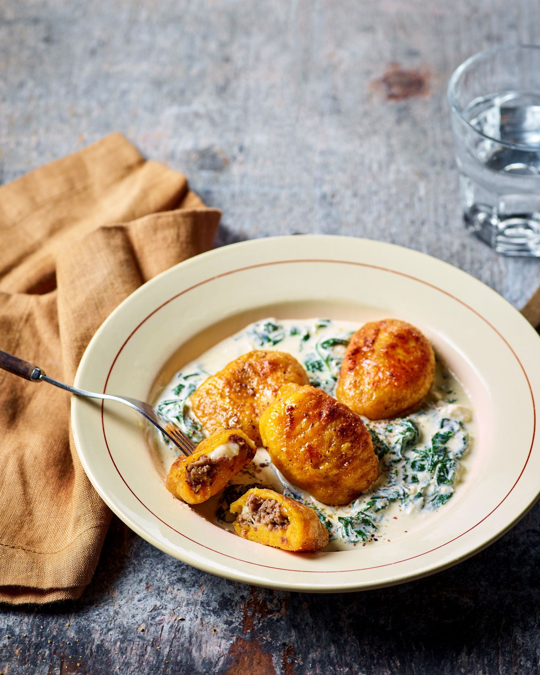 Gnocchis de butternut farcis bœuf mozzarella, sauce épinard ricotta