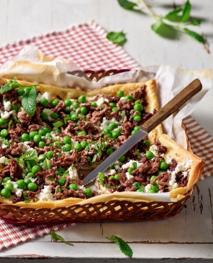Tarte fine au bœuf haché, ricotta petits pois menthe