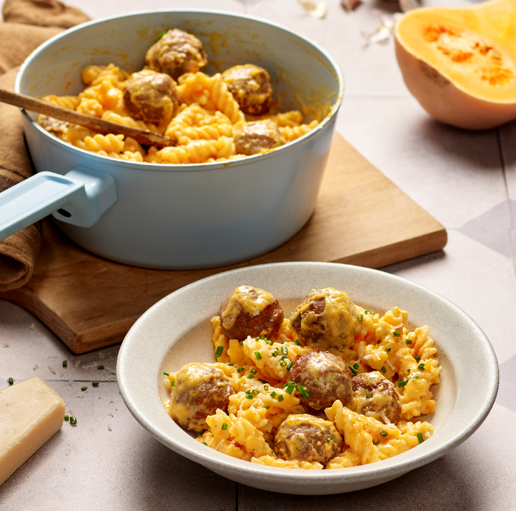 Pâtes aux boulettes de bœuf et sauce butternut