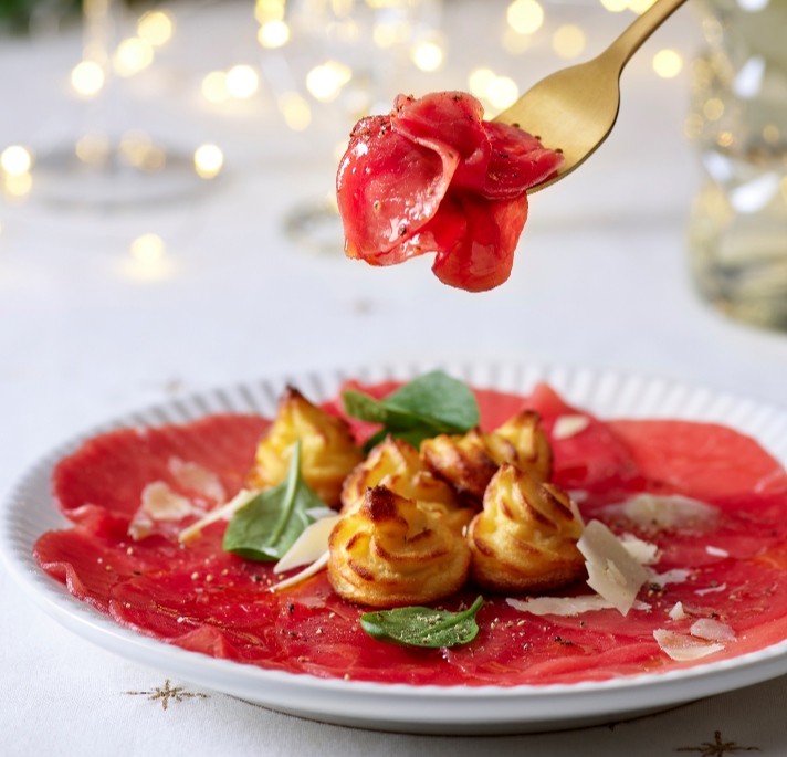 Carpaccio de bœuf aux truffes, pommes duchesse