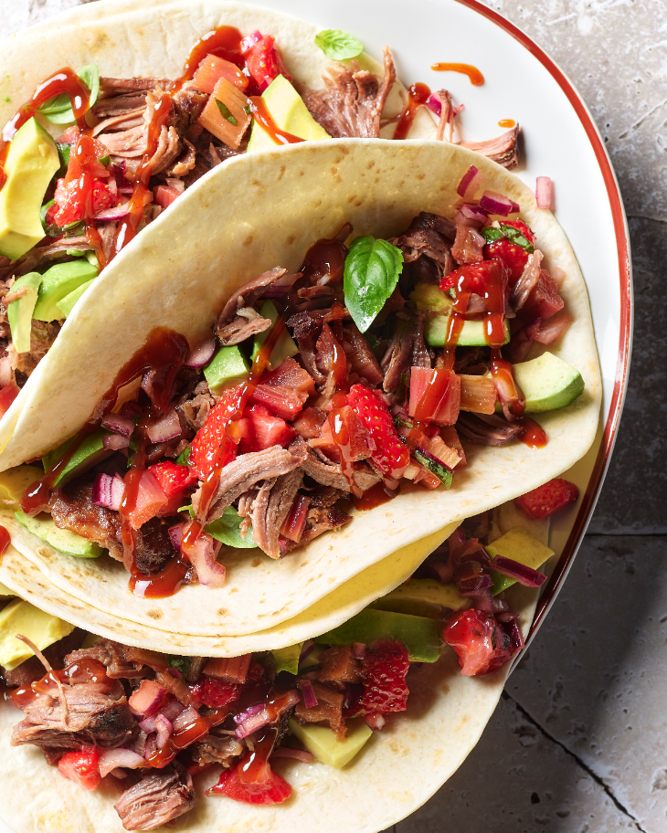 Tacos de paleron de boeuf, sauce fraise rhubarbe