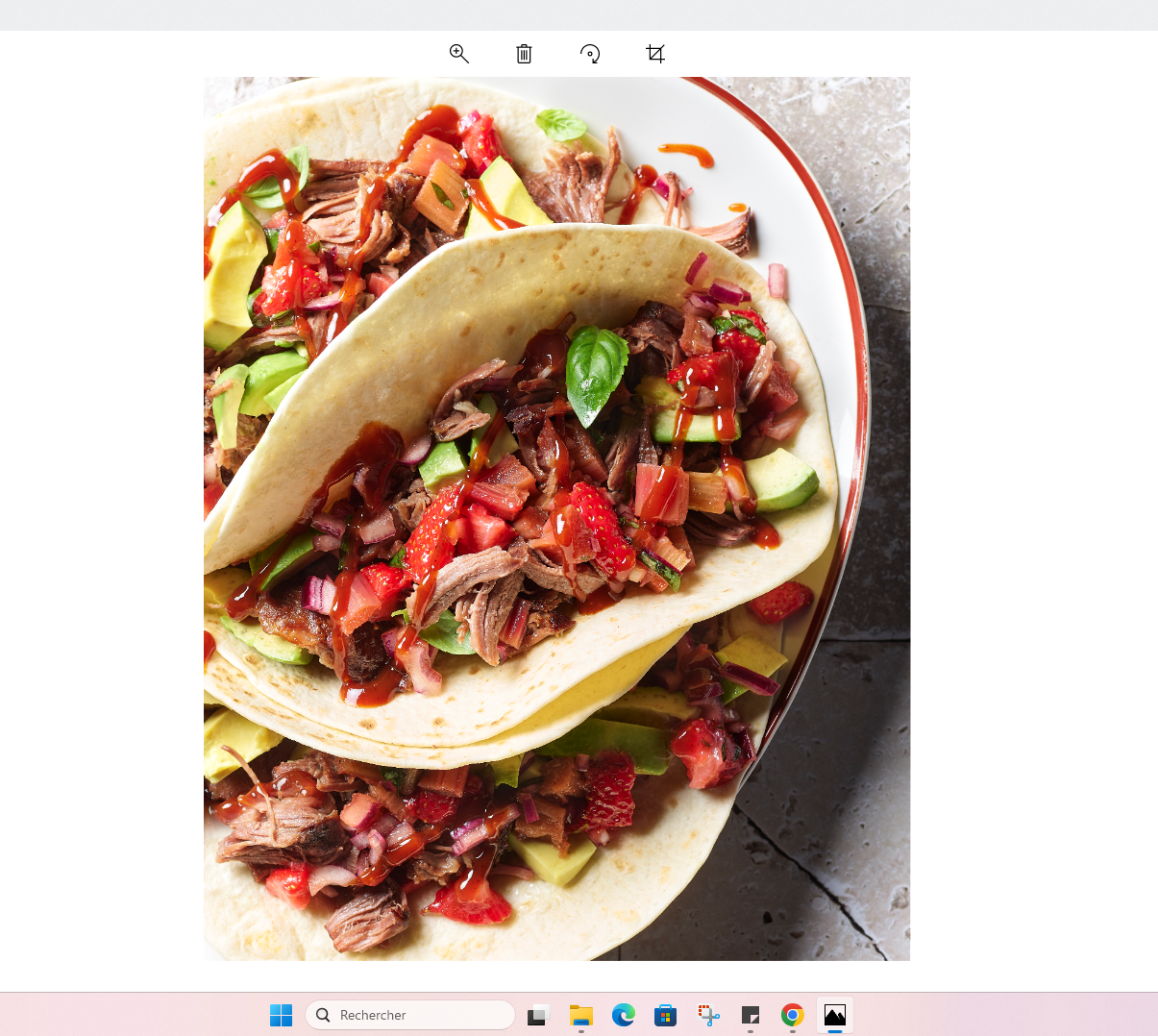 Tacos de paleron de boeuf, sauce fraise rhubarbe