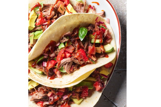 Tacos de paleron de boeuf, sauce fraise rhubarbe